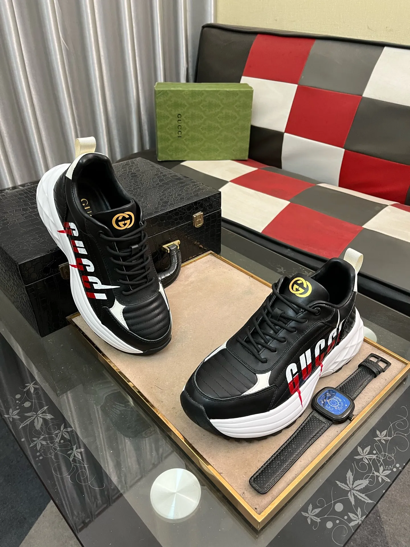 Men's shoes 💰500⌚️⌚️[Gucci] Gucci's latest casual men's shoes, welcome to 1:1 comparison, a popular Hong Kong counter casual shoe, counter quality, support inspection, high-quality workmanship, upper made of Italian imported calfskin, breathable mesh insole original fashion sports outsole, casual fashion, high-end quality, size: 38-442️⃣Colors available